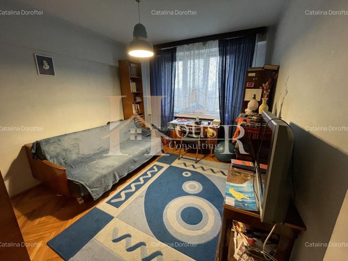 Decomandat. Centrala proprie. Aproape de Piata Unirii - 8