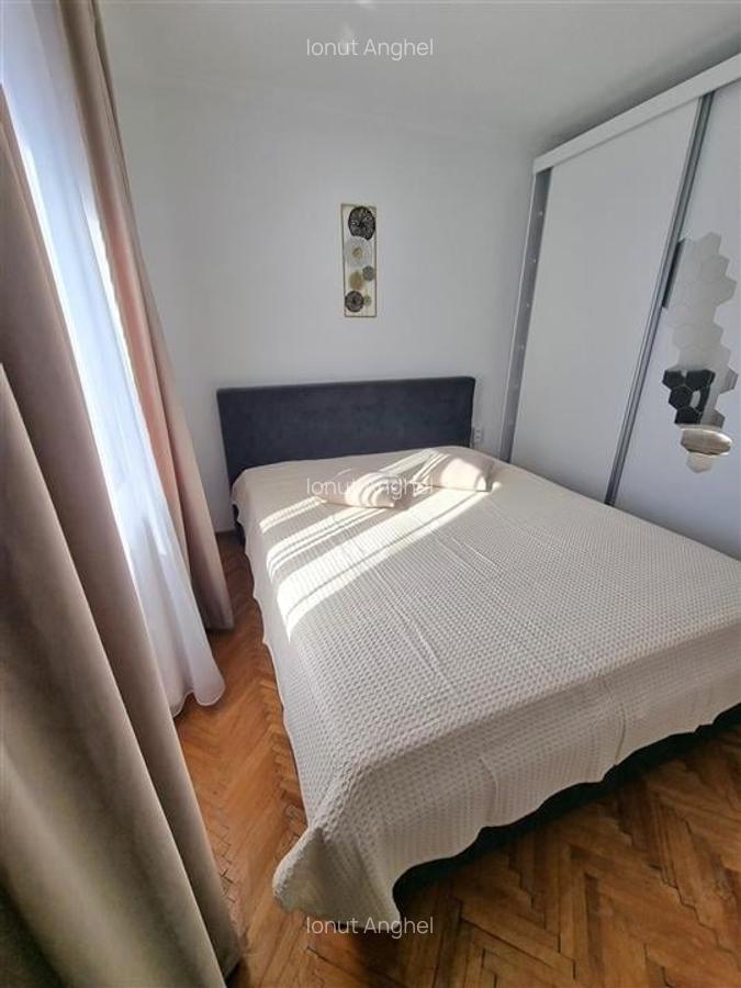 Apartament doua camere decomandat - etajul 1 - geam la baie - mobilat si utilat - 2