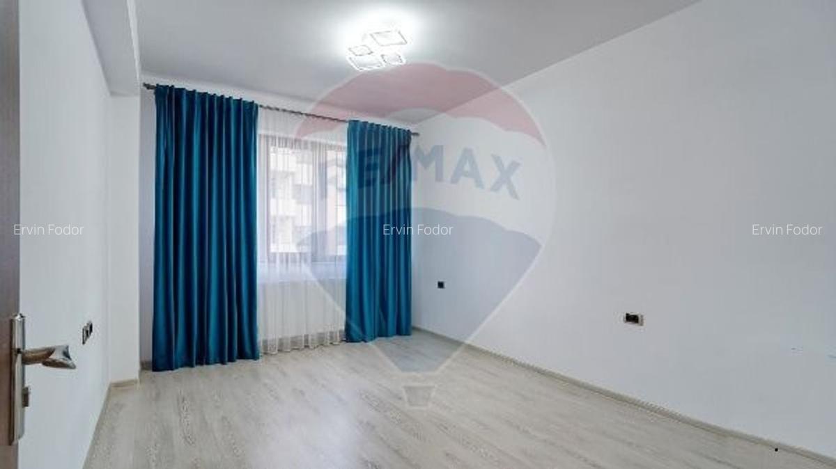 Apartament cu 3 camere de vanzare in Isaran Tractorul - 16