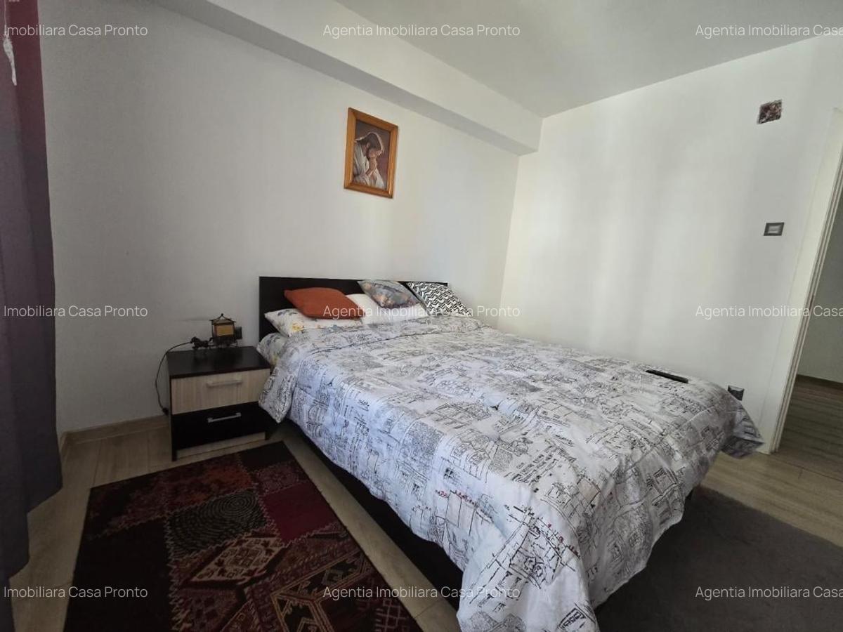 De vanzare Apartament 3 camere, zona Centru. - 9