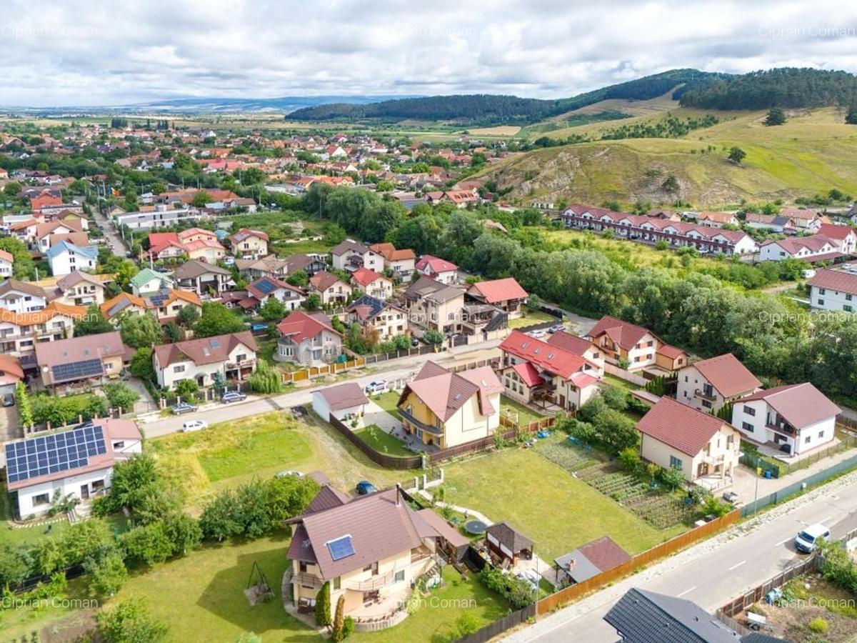 Apartament cu 3 camere decomandat, mobilat în Sânpetru - 12