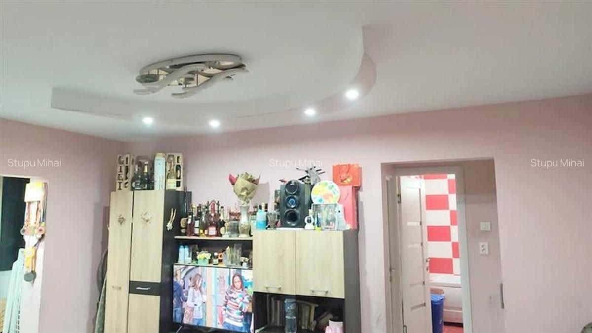 Apartament 2 camere, etaj 2, mobilat, zona Ura - 19