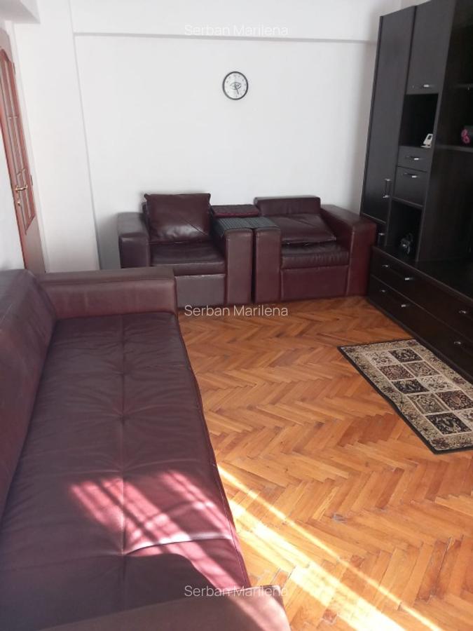 Inchiriez apartament 2 camere, decomandat, zona Tomis 2 - 8