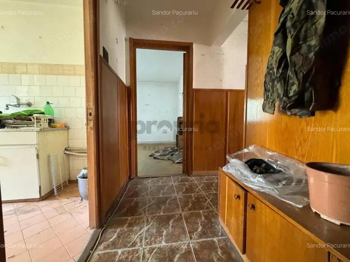 4 camere decomandate in Bartolomeu Ideal pentru renovare - 2