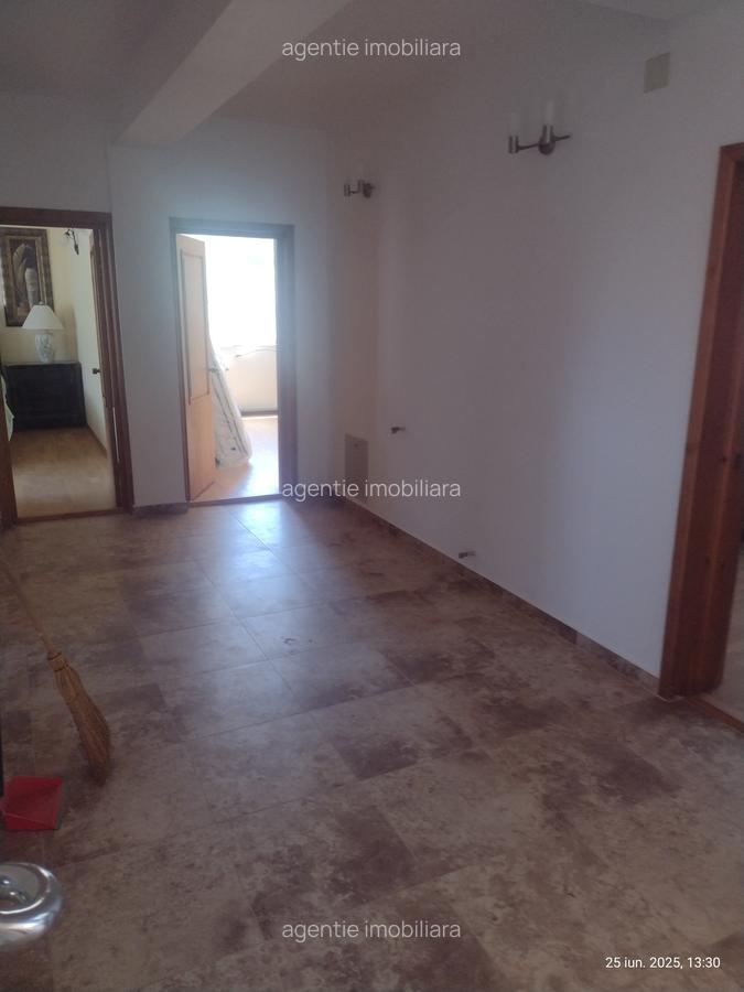 Casă cu 12 camere în Eforie Sud - 7