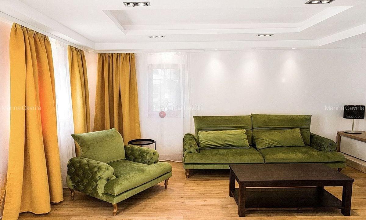 Apartament cu 3 camere decomandat, mobilat în Poiana Brașov - 1