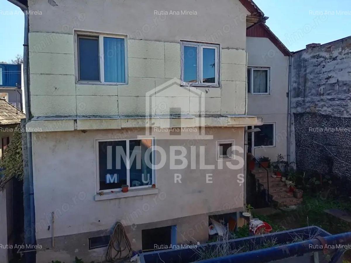 Casa cu 2 corpuri de cladire | zona 7 Noiembrie - 13