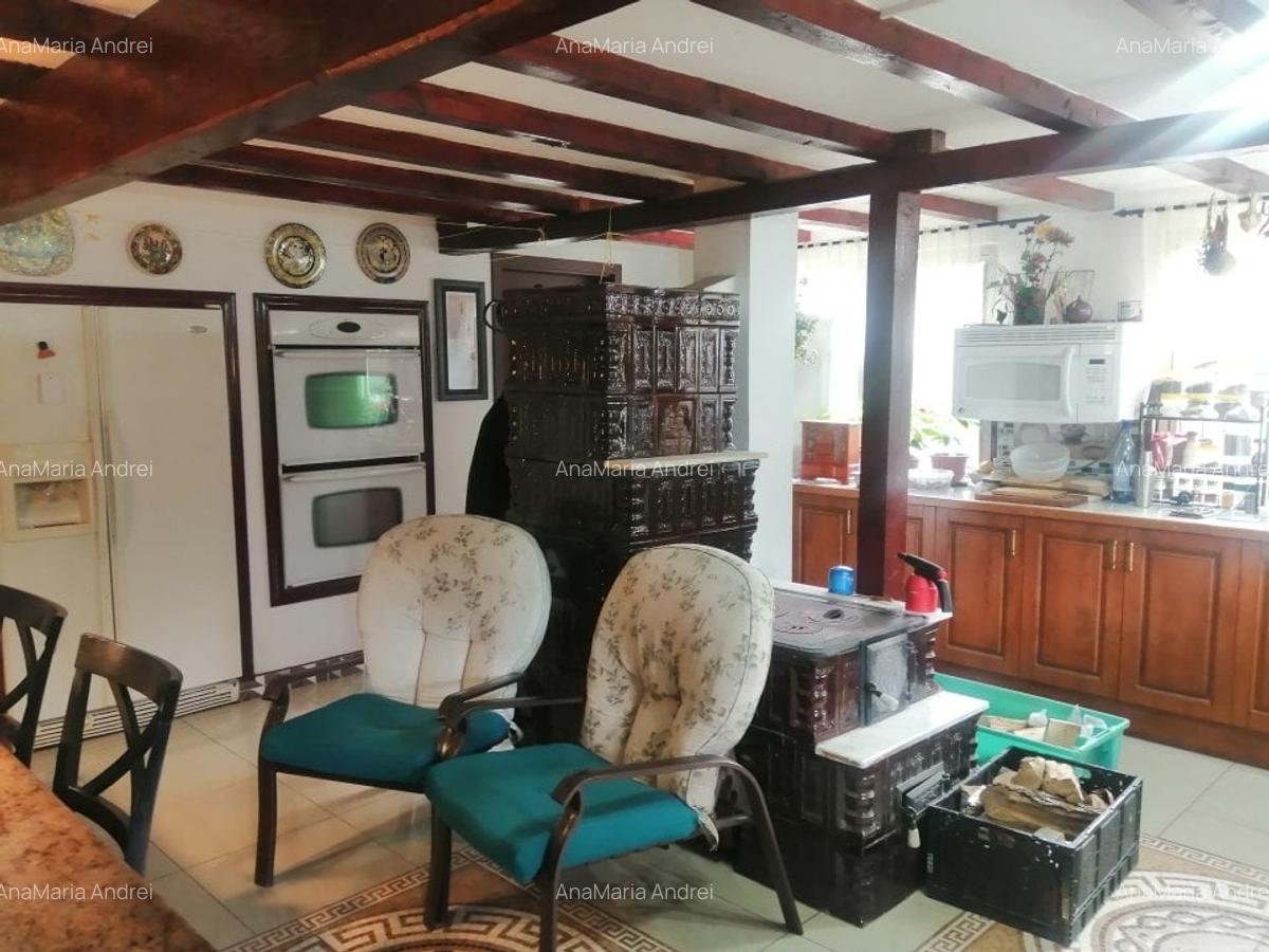 Casă cu 7 camere în Mălureni - 10