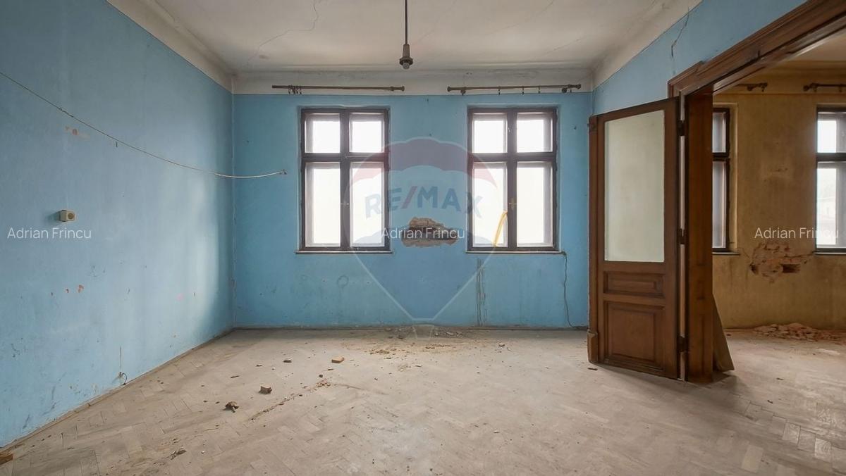Vila pe str Alexandru Ioan Cuza, 10 camere, S + P + E, teren 282 mp - 21
