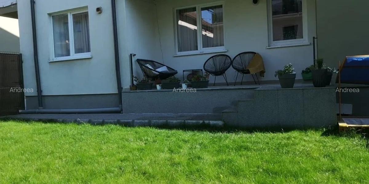 Apartament cu 3 camere semidecomandat în Tractorul - 7