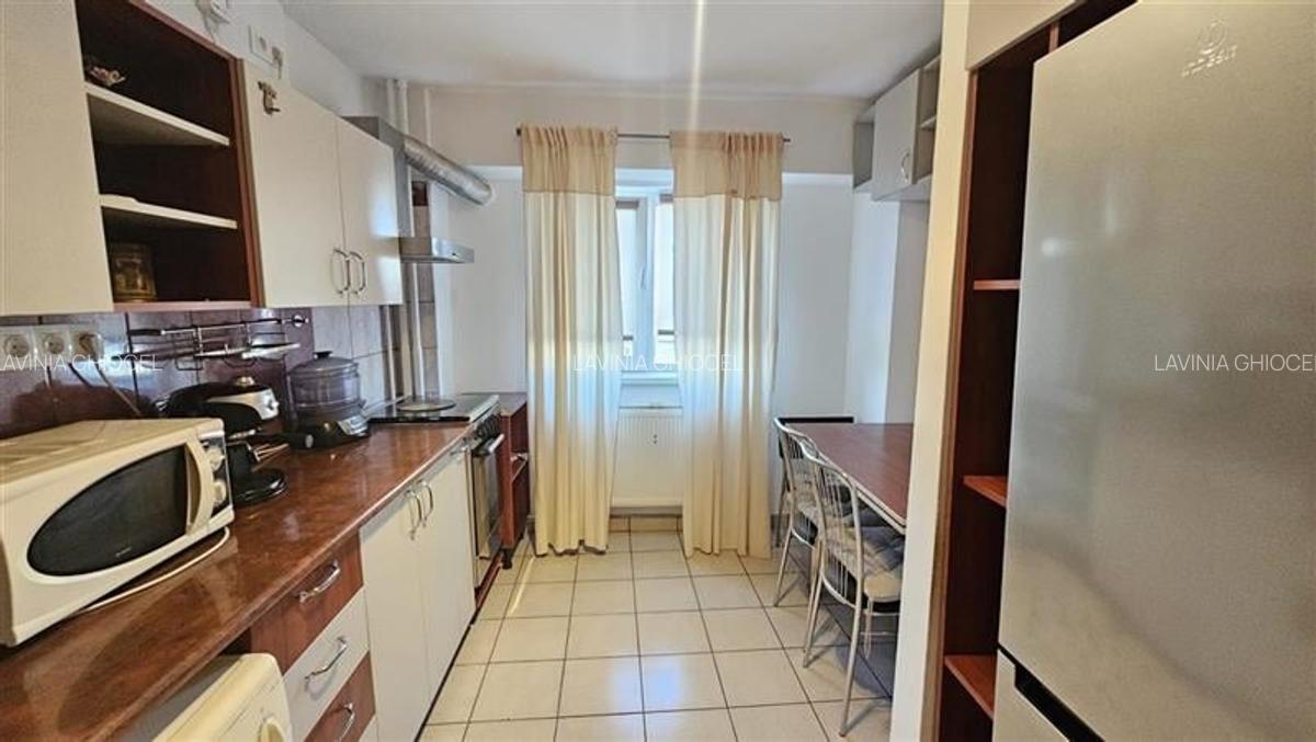 Piata Muncii-Calea Calarasi, apartament 3 camere, decomandat, mobilat-utilat, bl - 25