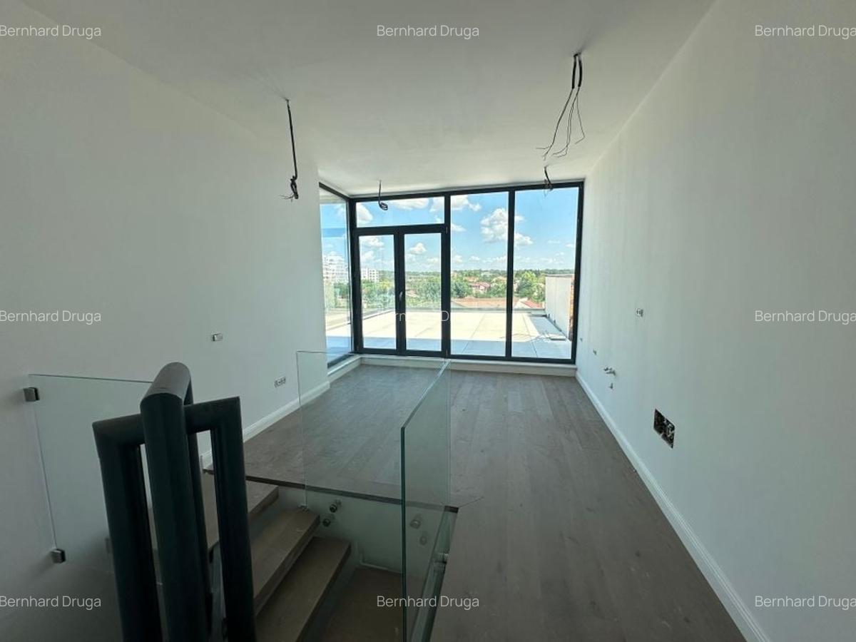 Eleganță Contemporană pe Trei Niveluri - Triplex cu Terase Panoramice - 11