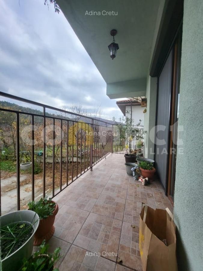 Apartament de 2 camere, semidecomandat, cu parcare. - 24