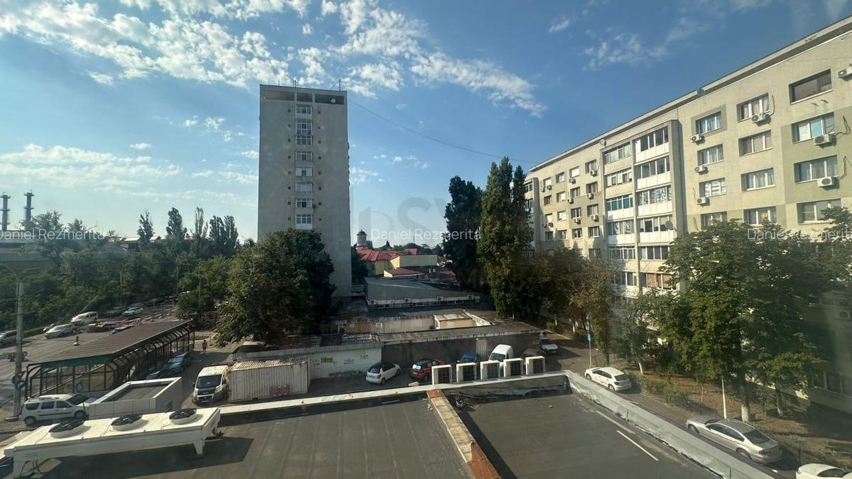 Apartament cu 3 camere semidecomandat în Grivița - 10