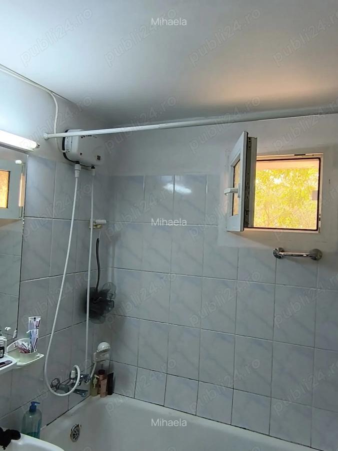 Proprietar vand apartament 3 camere. - 1