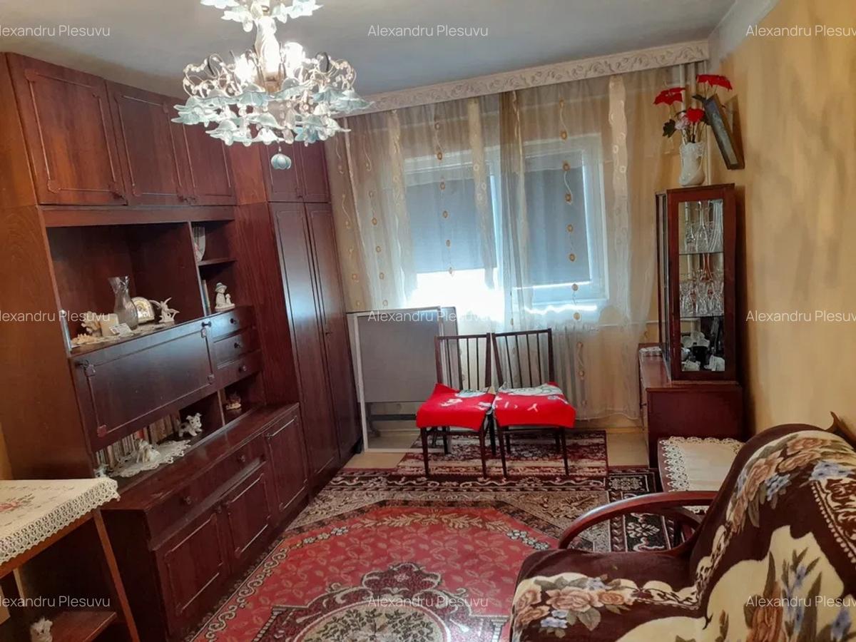 APARTAMENT 3 CAMERE, ETAJU 1, 60 MP UTILI, ALEXANDRU CEL BUN - 4