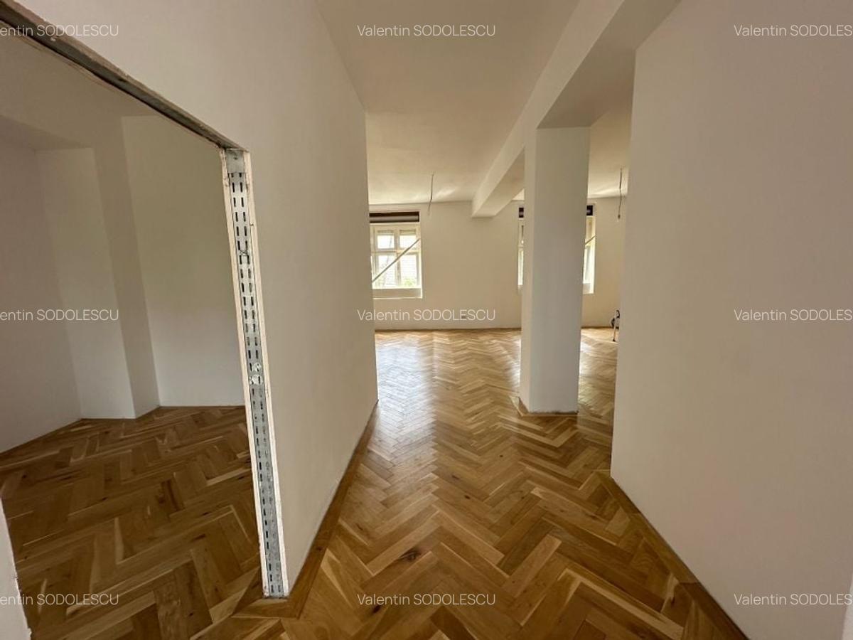 Apartament renovat în clădire istorică - are garaj - 9