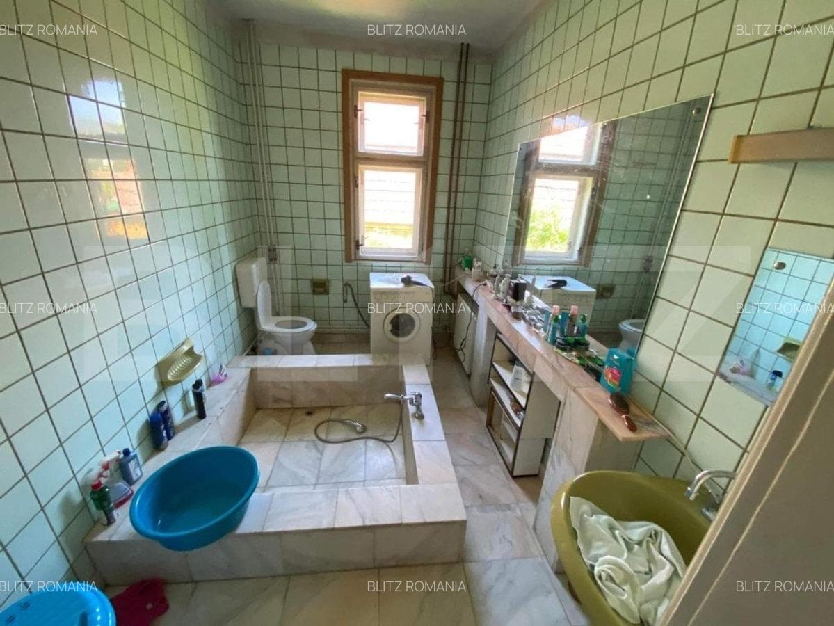Apartament de 4 camere, decomandat, 212 mp si teren, zona Neptun - 3
