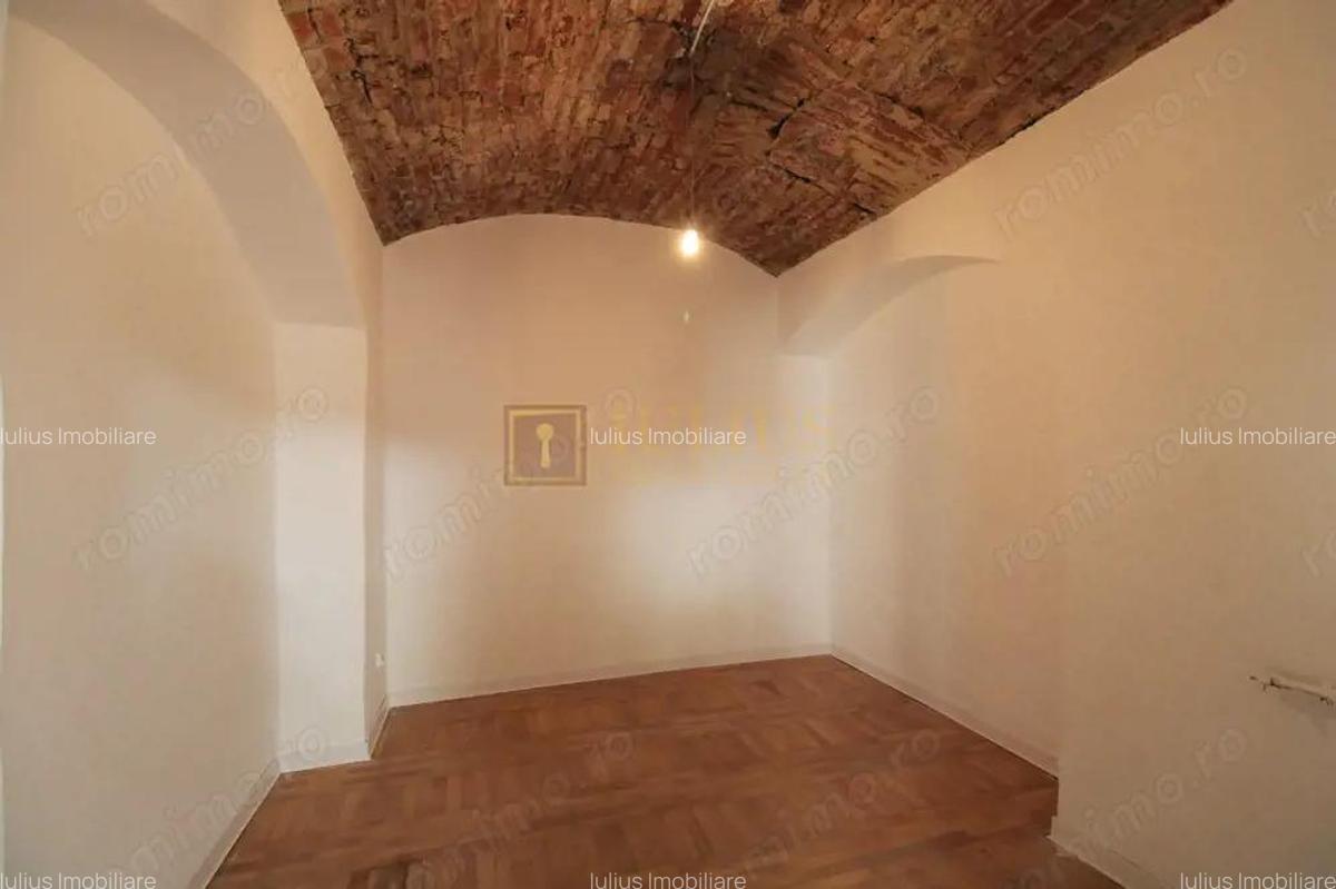 Piata Unirii/VASILE ALECSANDRI; ap 2 camere/et1 + incapere/parter + pivnita. - 14