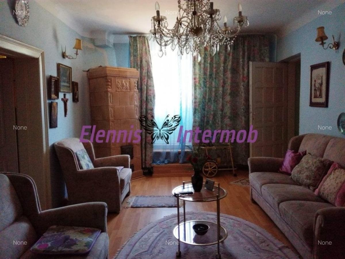 Casă cu 10 camere în Bucov - 7