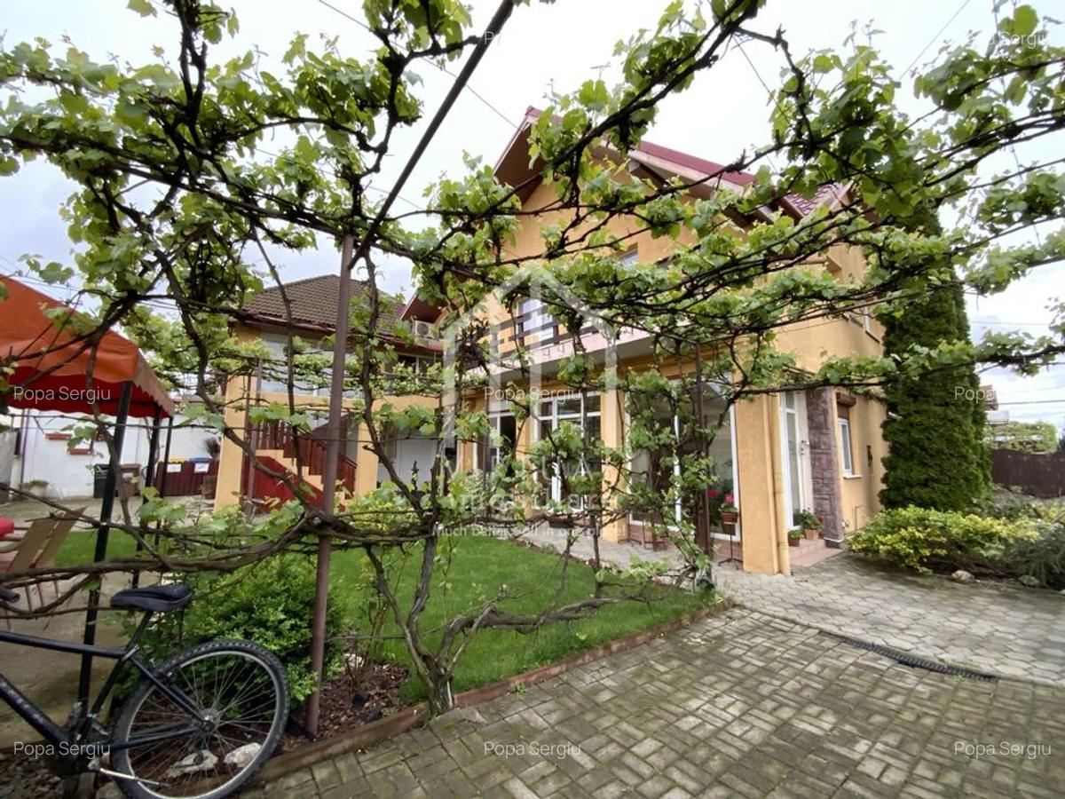 Casa individuala cu 8 camere, teren 360 mp, garaj, pod - 2