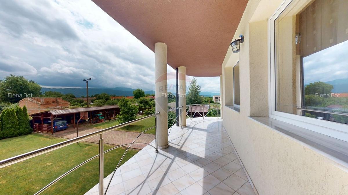 Vila deosebita cu gradina superba si panorama - Ghimbav, ultracentral - 19