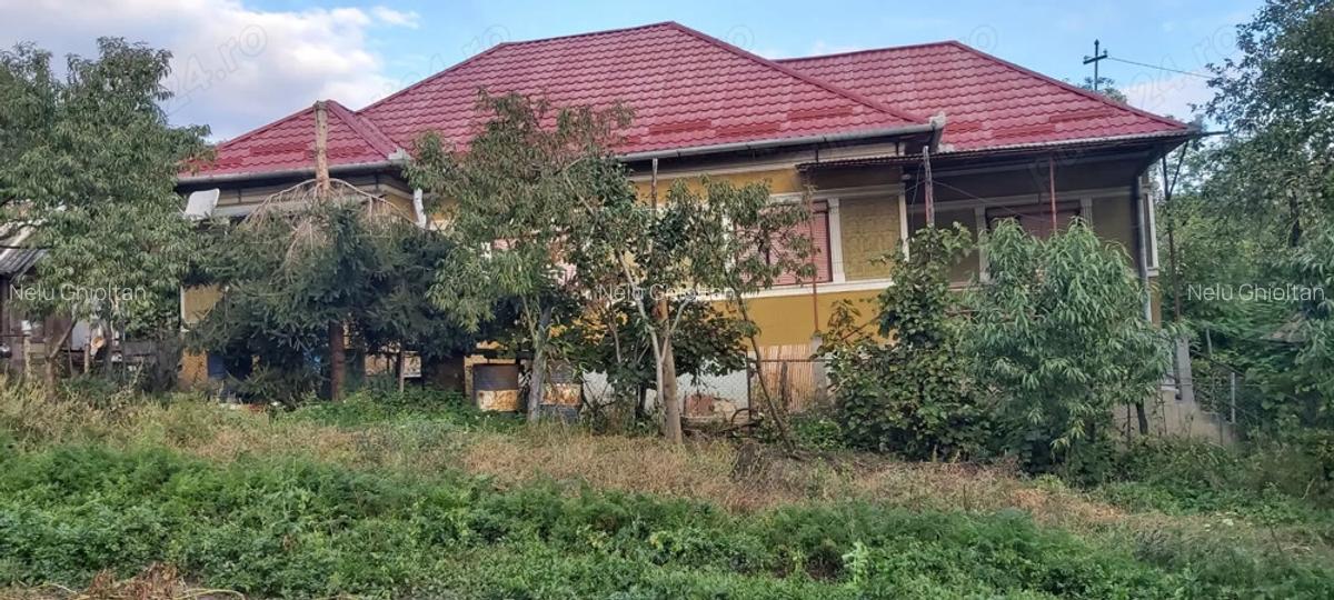 Vand casa la sat - 10