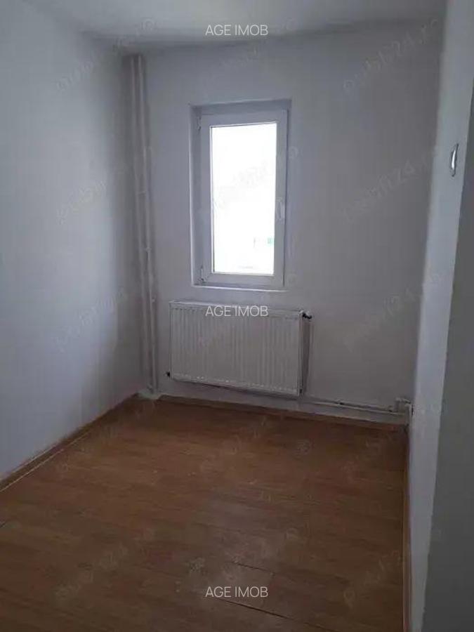 ID - 924 - IN SPATE LAMAG jambo - garsoniera -gaz si Centrala Termica - 3