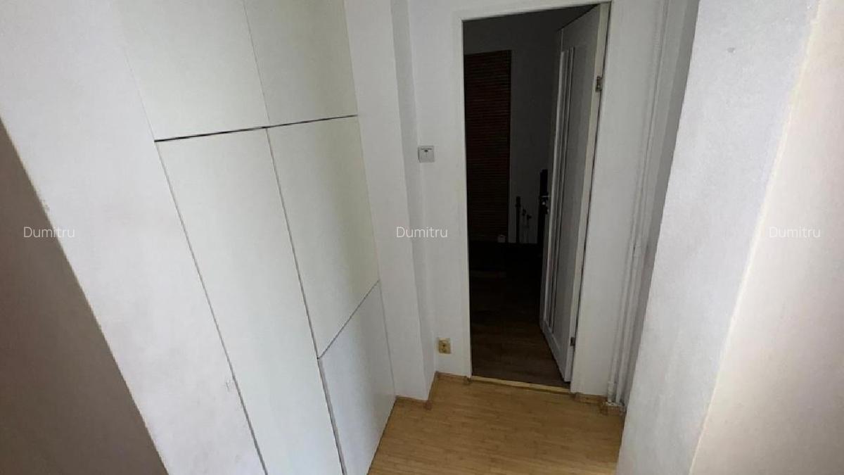 LUJERULUI- str. Partizanilor,  Apartament cu 2 camere semidecomandat - 53 m - 3