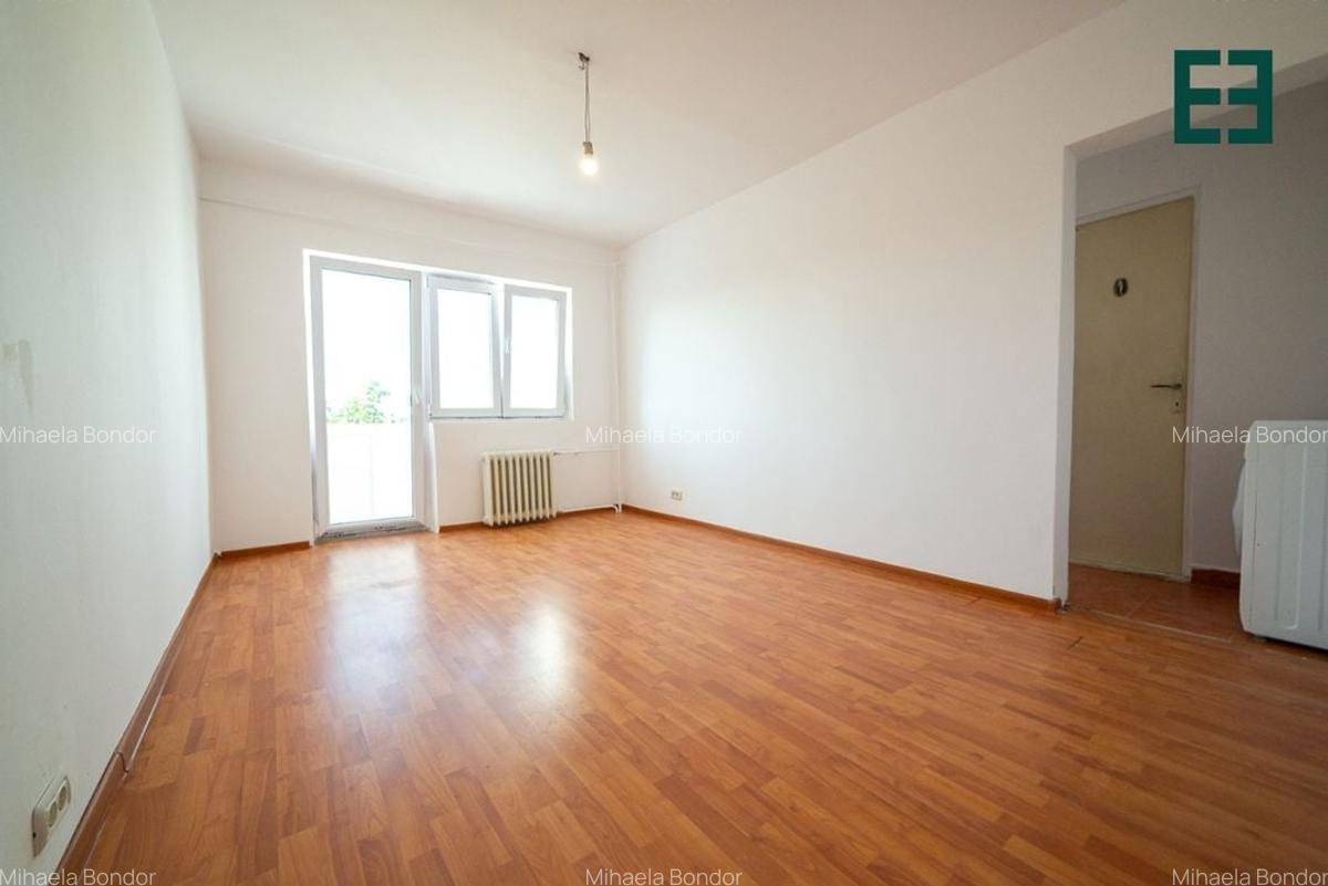 Apartament cu 3 camere etajul 4 Cartierul A. Vlaicu - Arad - 4