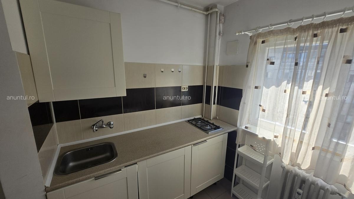 Tineretului, str Piscului 20, vis-a-vis de parc, proprietar - 6