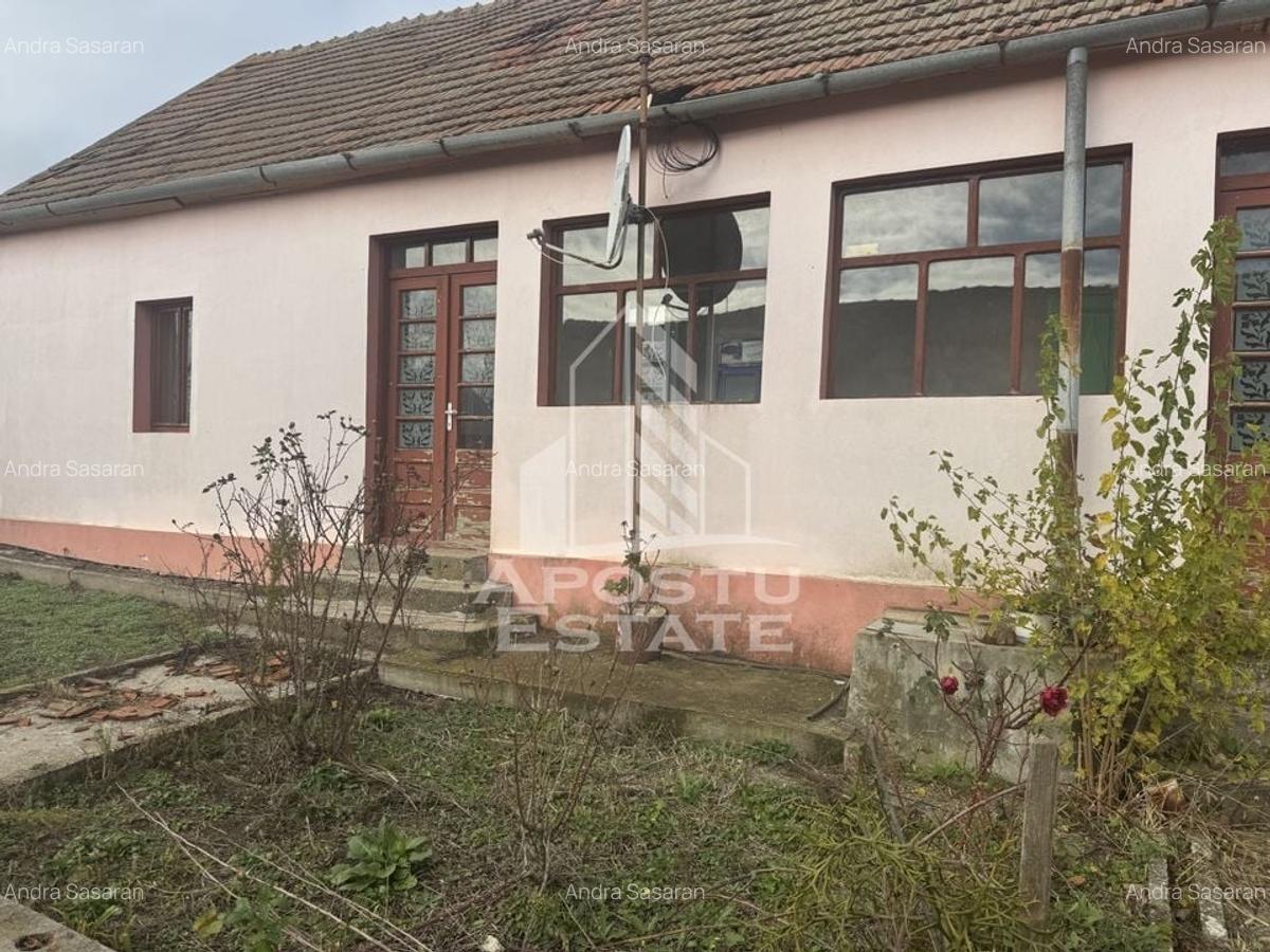 Casa veche cu teren de 2518 mp - 2