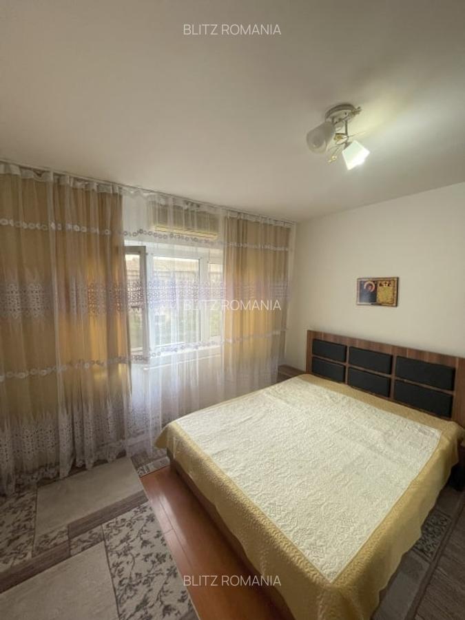 Apartament de vanzare, cu 2 camere decomandat, 50mp, etaj 4, zona Hotvon - 7