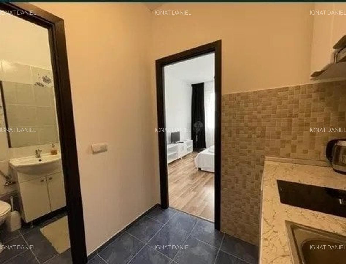 Garsoniera, etajul 2/4, zona Podu Ros - 3