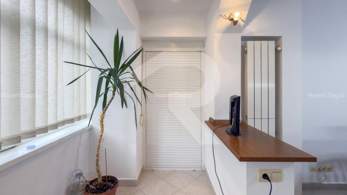 Vanzare apartament 3 camere – Ultracentral, Bloc Scala, Bd. Magheru - 17