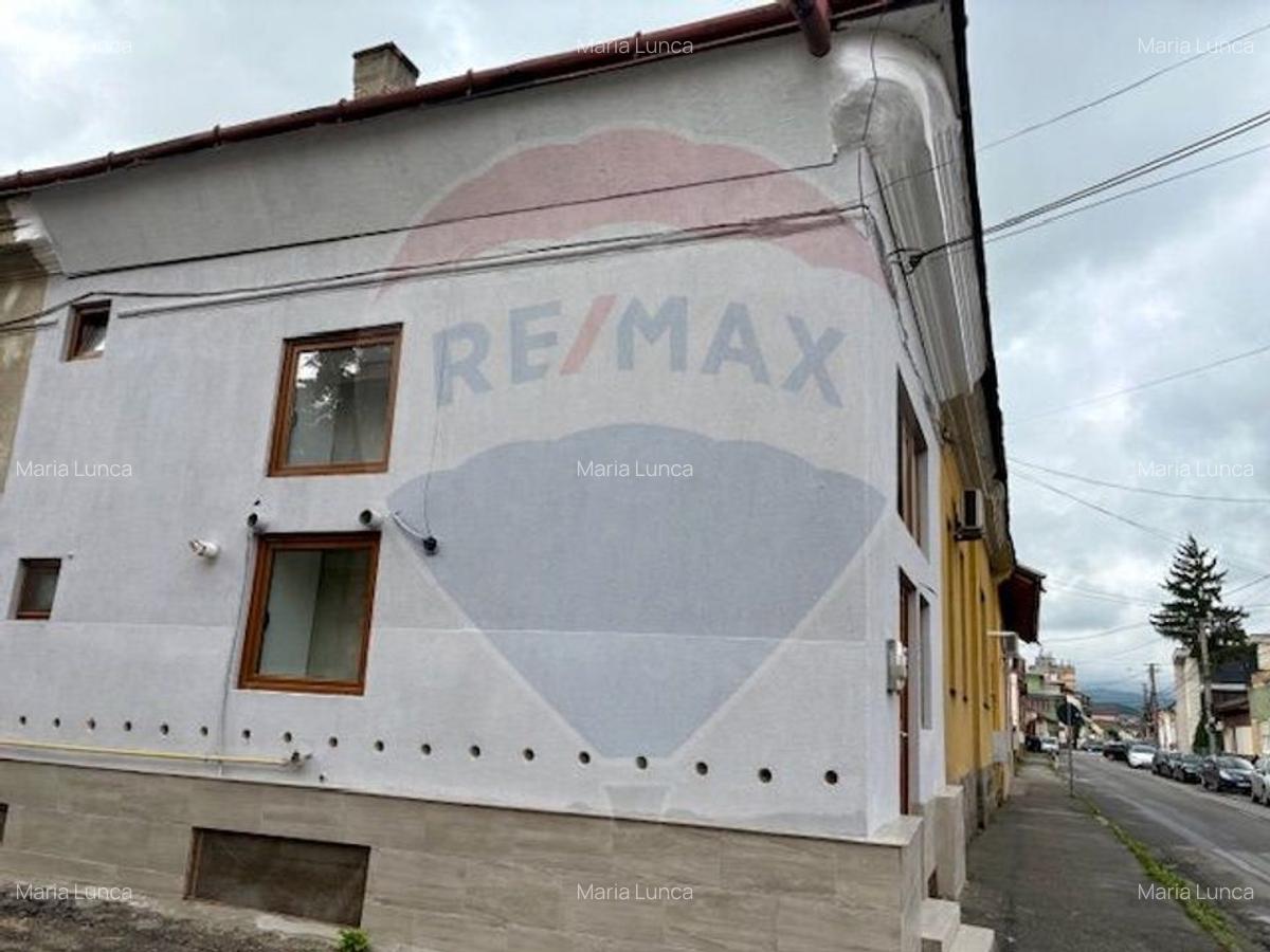 Apartament cu 4 camere de vanzare in zona Ultracentral - 3