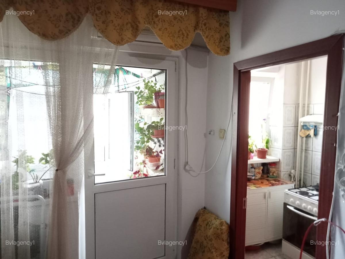 Garsonieră Decomandată – zona Strazii Ene Modoran / Calea Rahovei - 3 Garsonieră Decomandată – zona Strazii Ene Modoran / Calea Rahovei - 3