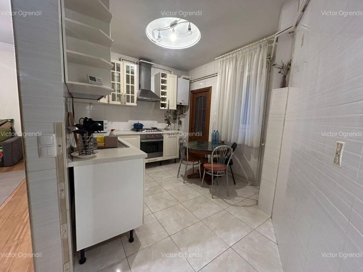 3 Camere Ultracentral 2 minute de Metrou Univestitate - 8