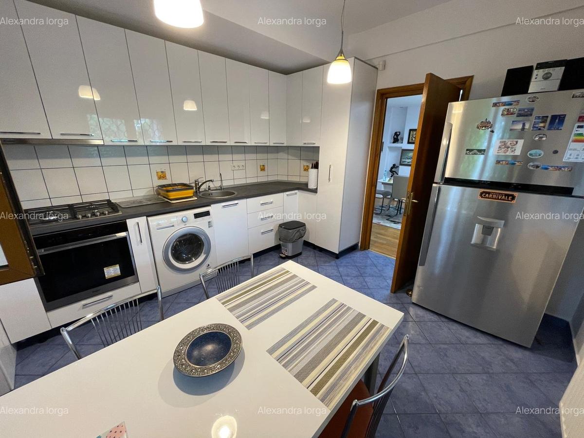 APARTAMENT IN VILĂ 5 CAMERE,4 BĂI,3 TERASE,2 LOCURI DE PARCARE,CURTE - 6
