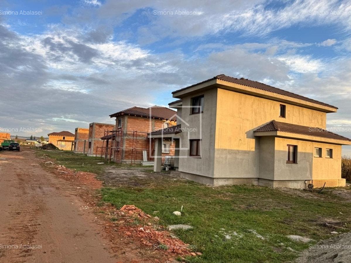 Casa individuala cu 5 camere, 3 bai si 350 mp teren in Sura Mica - 8
