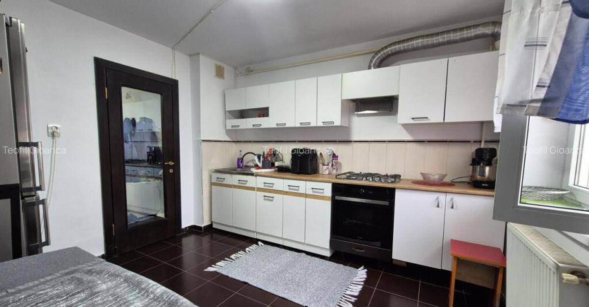 Apartament 3 camere cu boxa inclusa - cartier Traian - 2 Apartament 3 camere cu boxa inclusa - cartier Traian - 2