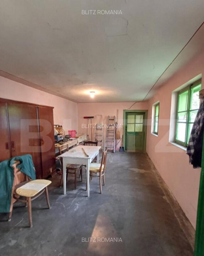 Casa renovabila cu 2 spatii comerciale, 416.6 mp, teren de 7 - 14