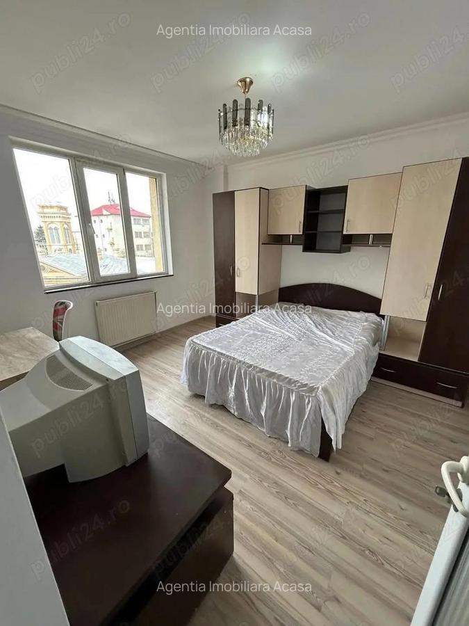 De vanzare apartament cu 2 camere decomandate, zona Hotel Roman - 1