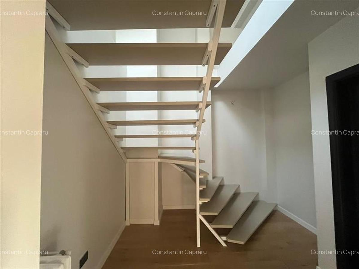 Penthouse in vila, de vanzare - Strada Tokio - 4