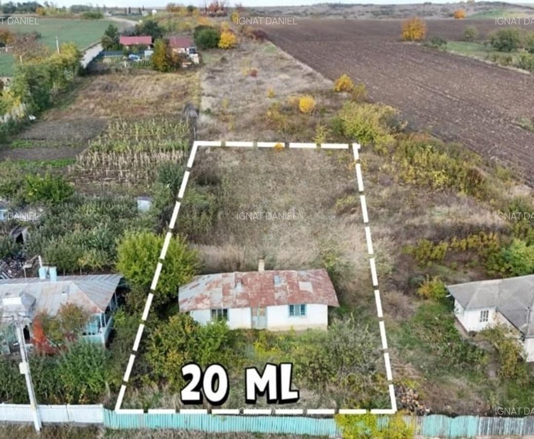 Casă bătrânească cu teren generos de vânzare în Proselnici, Miroslava - 1