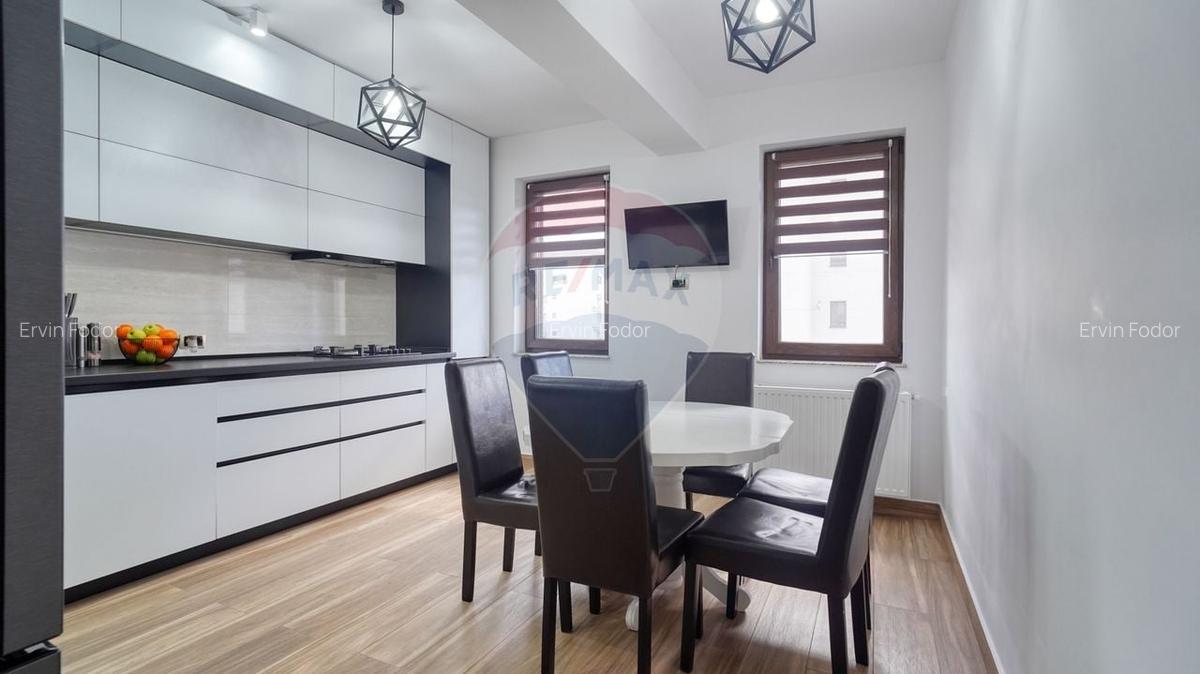 Apartament cu 3 camere de vanzare in Isaran Tractorul - 2
