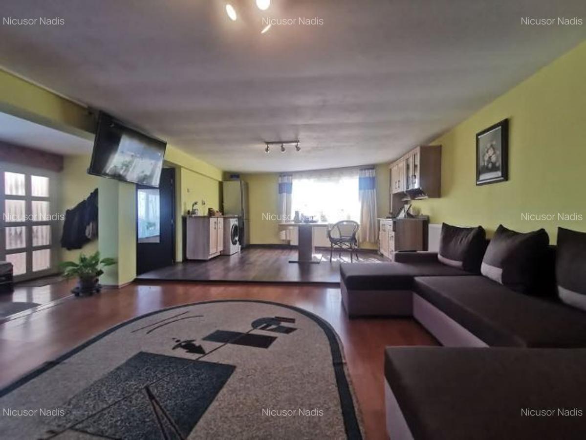 Casă de vânzare în Săcădat - 3