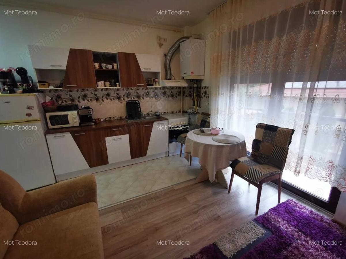 De vanzare apartament 2 camere Complexul Studen?esc - 2