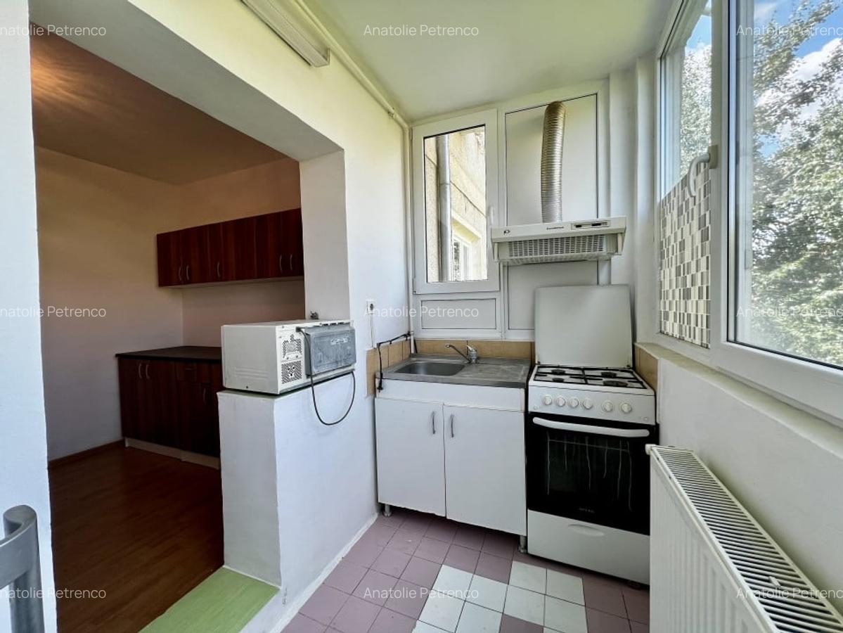 Apartament 3 camere cu garaj, decomandat, etaj intermediar, 65mp, zona Girocului - 9