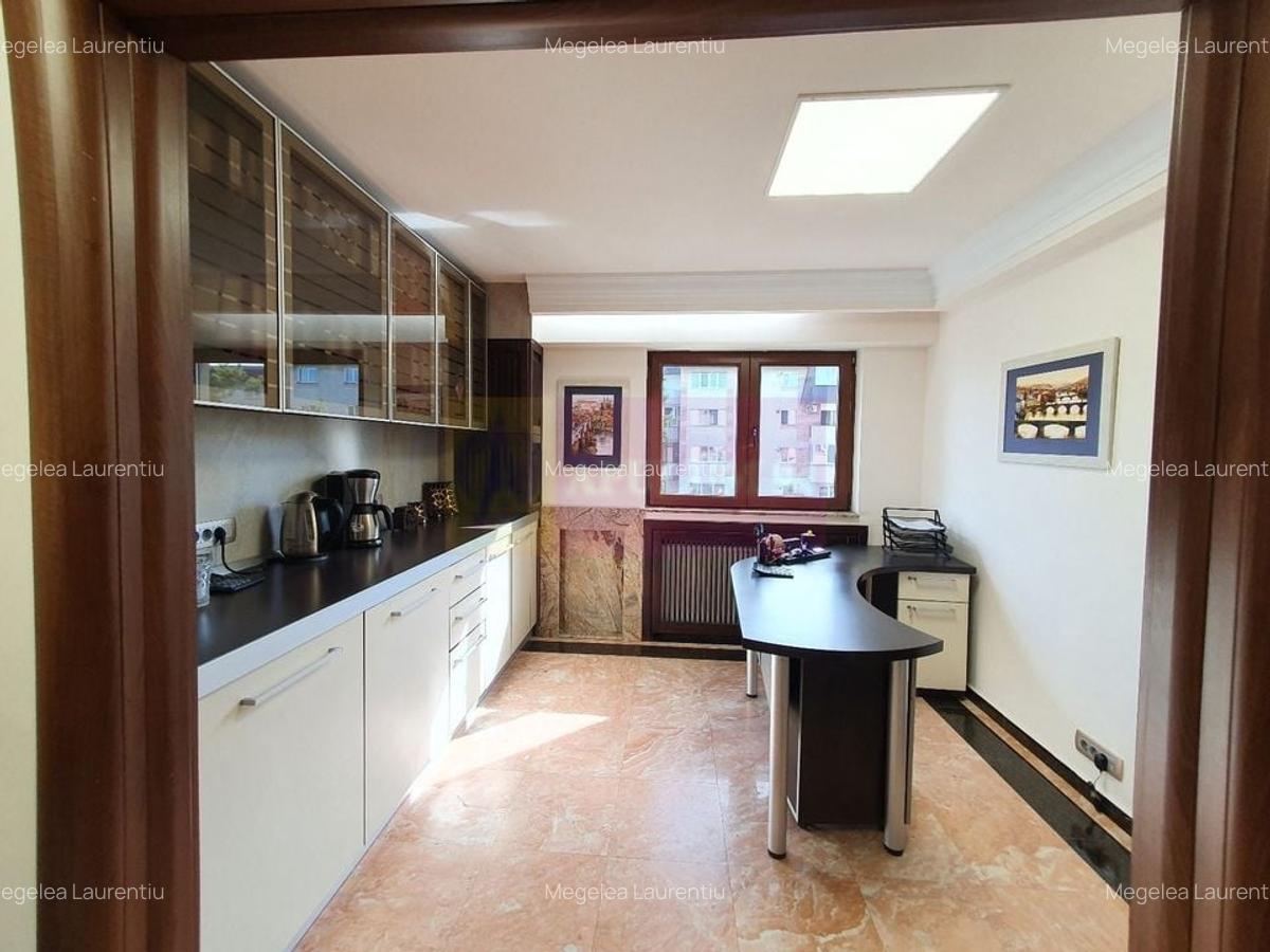 Apartament cu 3 camere de vanzare in Campina - Zona ultracentrala - 10